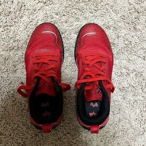 Under armour boys tennis shoes